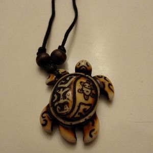 Boho resin turtle pendant with adjustable rope chain